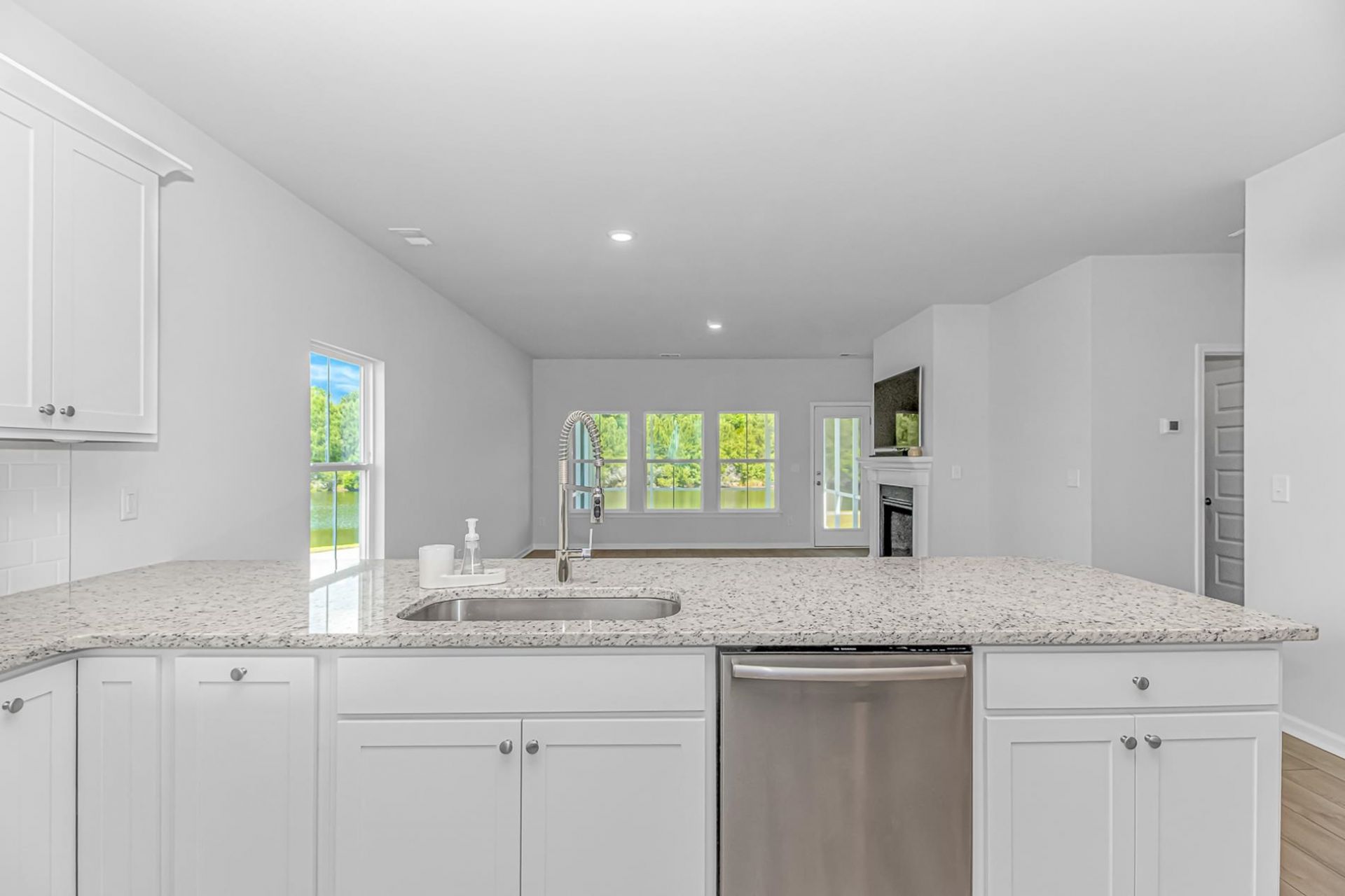 5709 Whitebark Dr. Photo 8