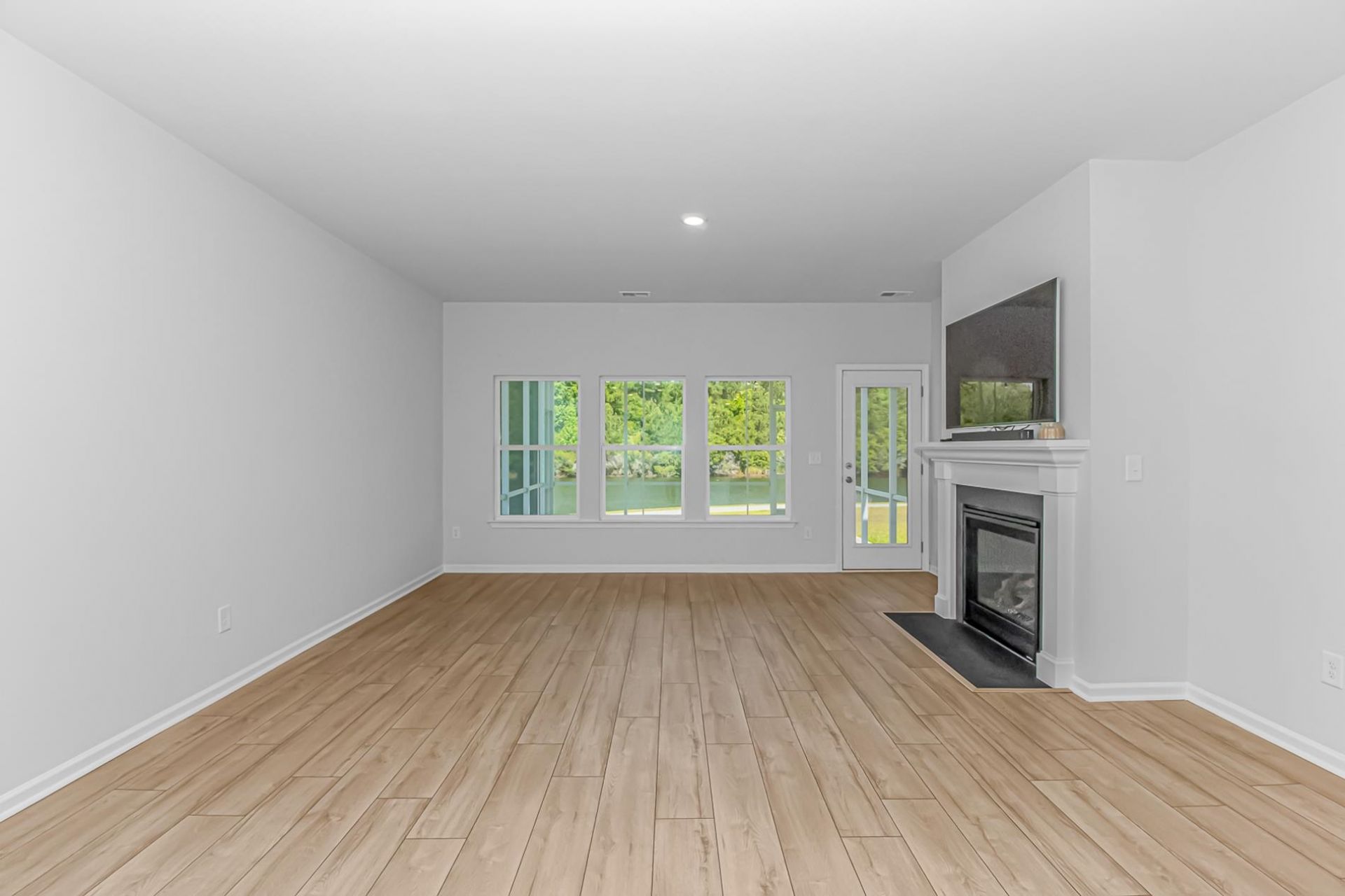5709 Whitebark Dr. Photo 9