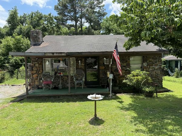 565 W Wycough Street, Batesville, AR 72501