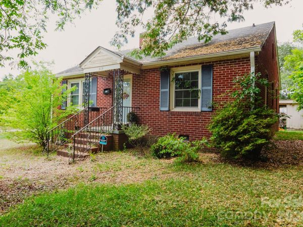 303 Myrtle Avenue , Hamlet, NC 28345