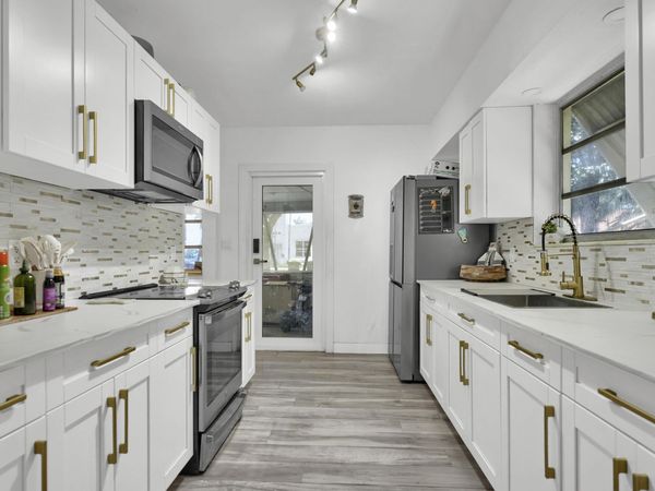 27 NE 18th Street, Homestead, FL 33030