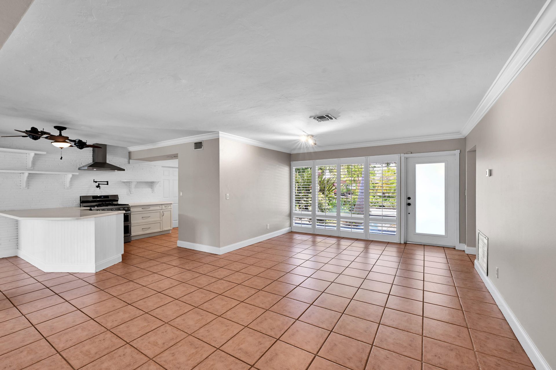 901 SE 12th Avenue, Deerfield Beach, FL 33441 Photo