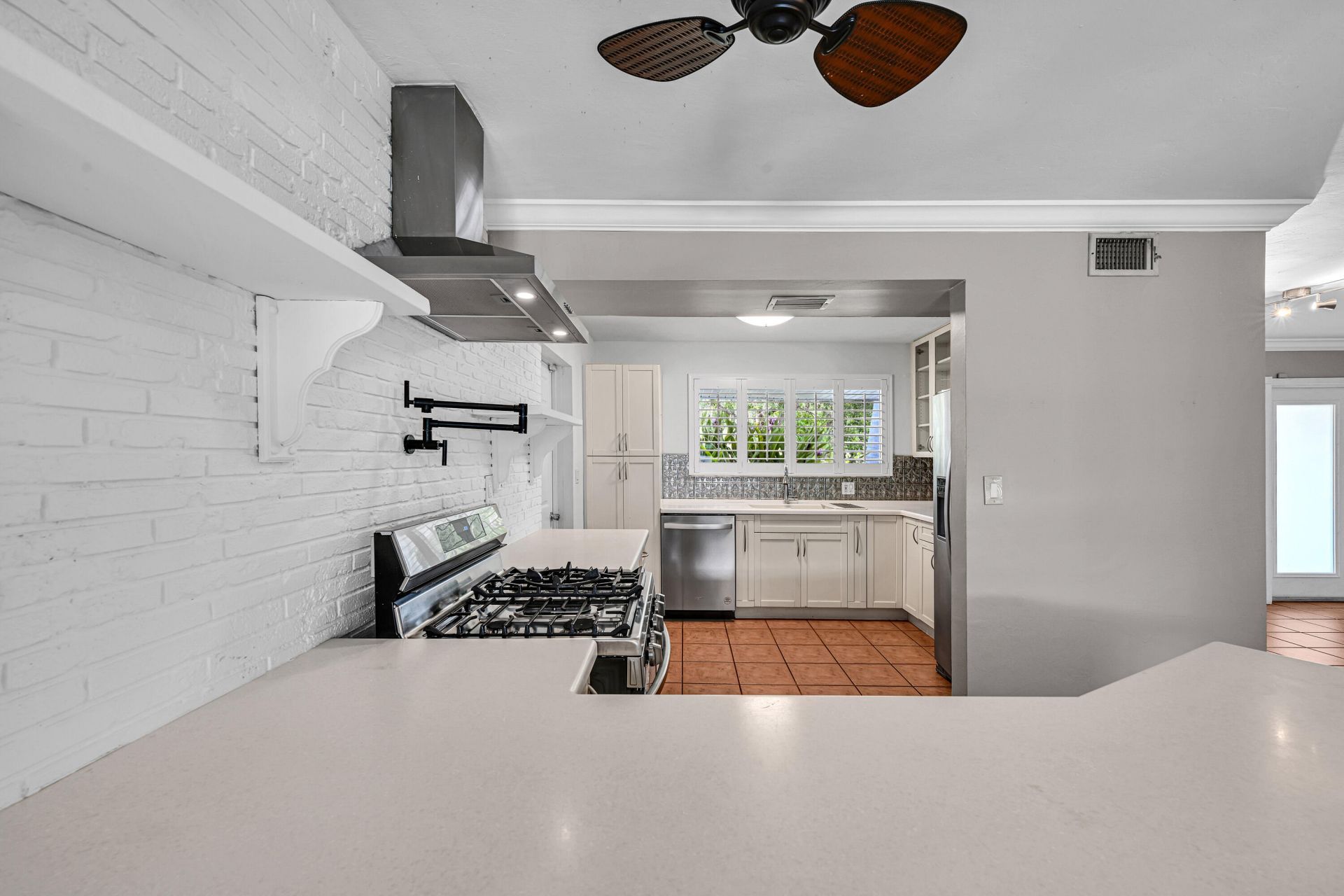 901 SE 12th Avenue, Deerfield Beach, FL 33441 Photo