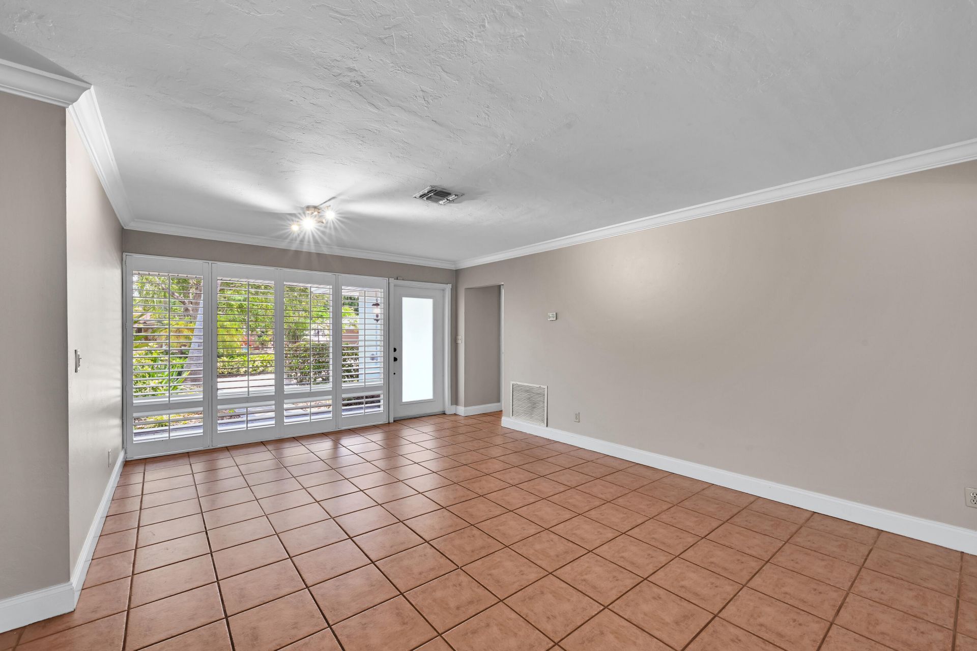 901 SE 12th Avenue, Deerfield Beach, FL 33441 Photo