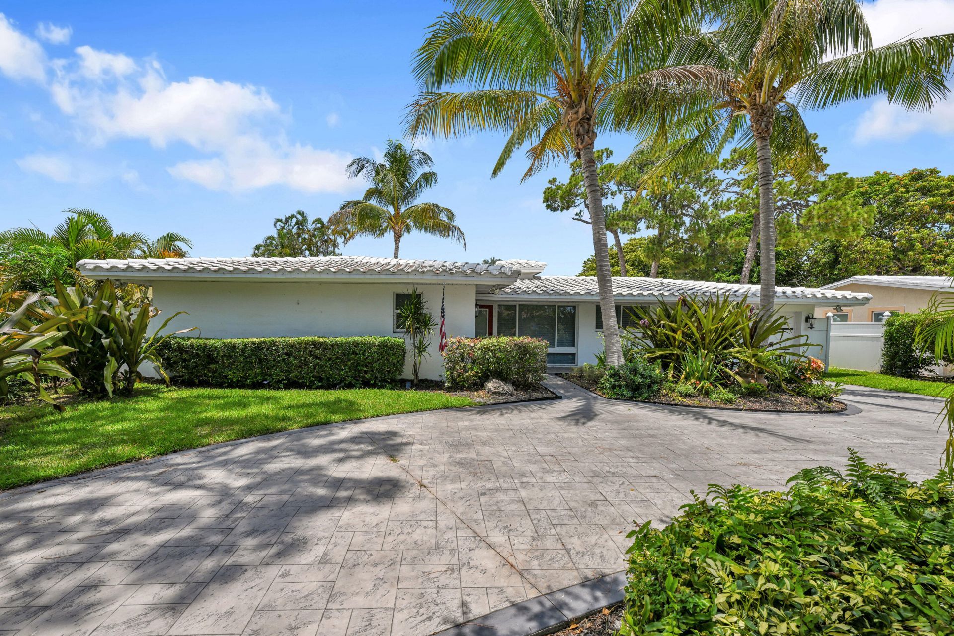 901 SE 12th Avenue, Deerfield Beach, FL 33441 Photo