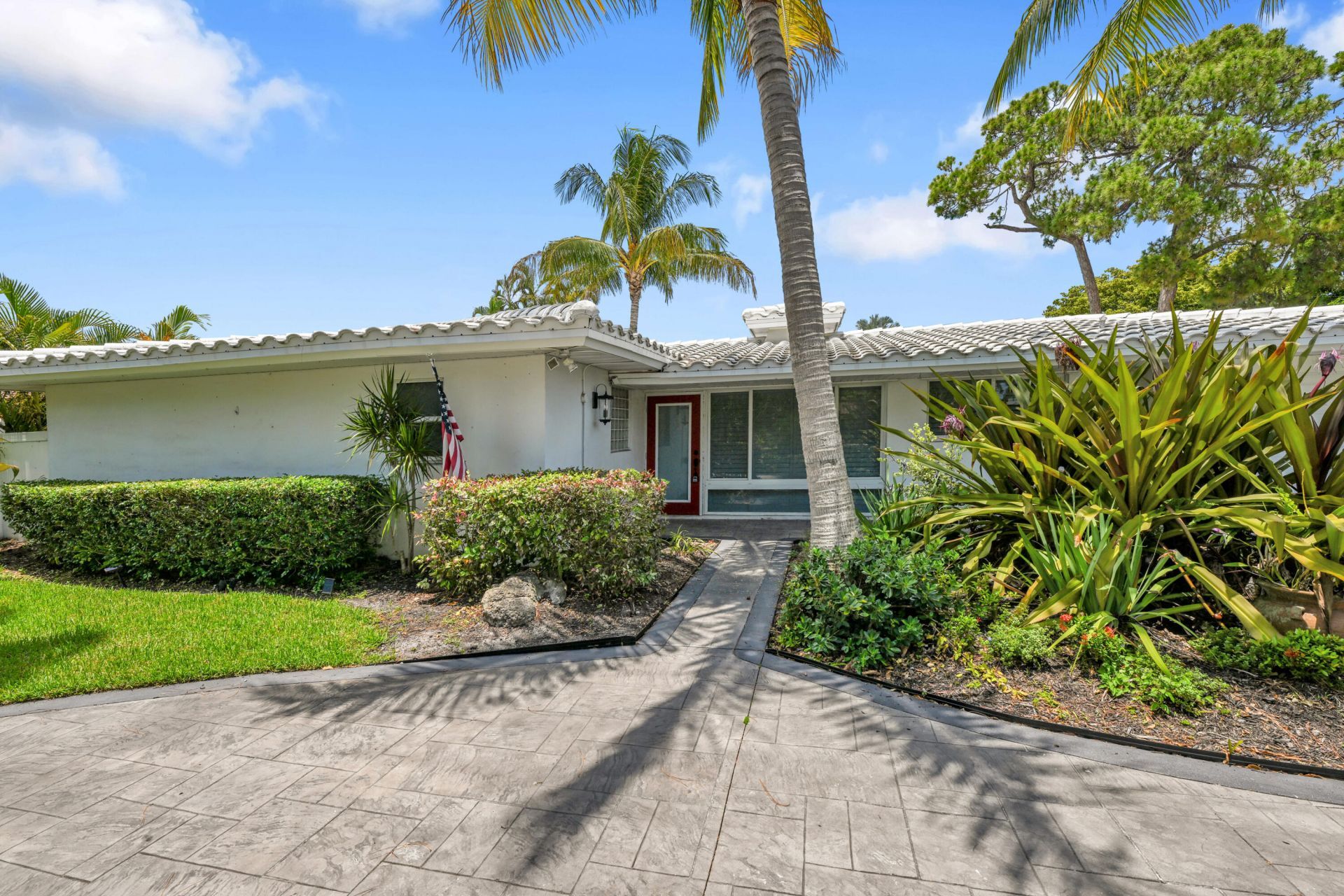901 SE 12th Avenue, Deerfield Beach, FL 33441 Photo