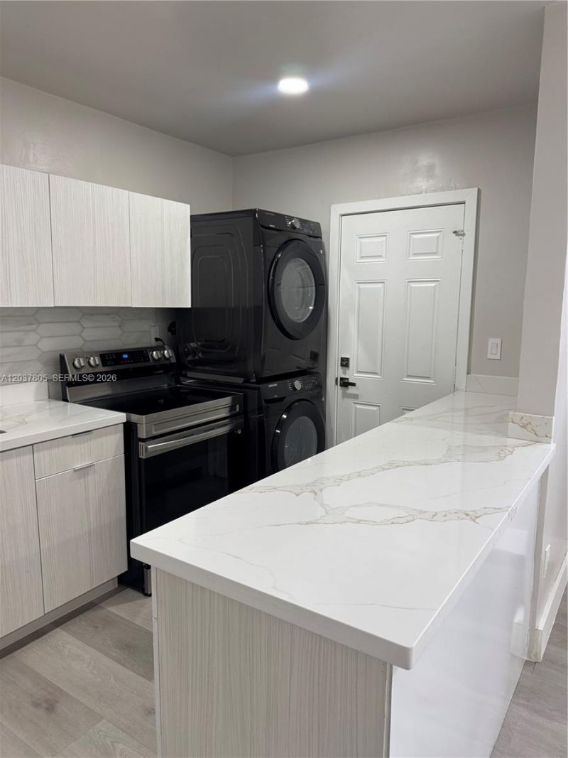 3000 NW 91st St, Unit 3001, Miami, FL 33147 Photo