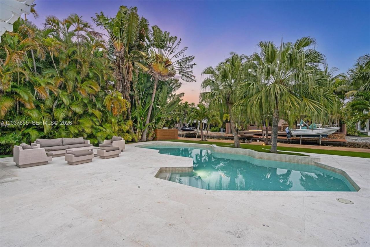 1835 Daytonia Rd , Miami Beach, FL 33141 Photo