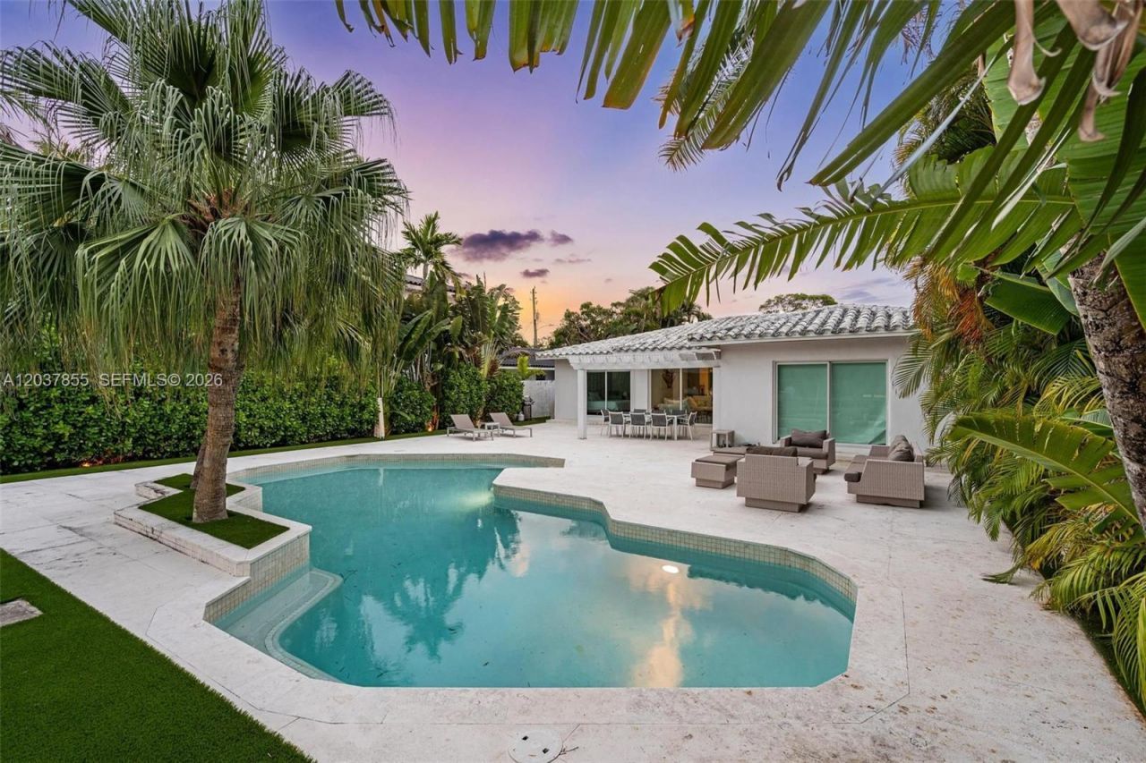 1835 Daytonia Rd , Miami Beach, FL 33141 Photo