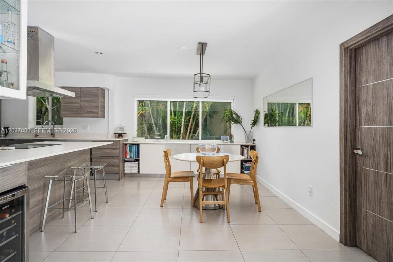 1835 Daytonia Rd , Miami Beach, FL 33141 Photo