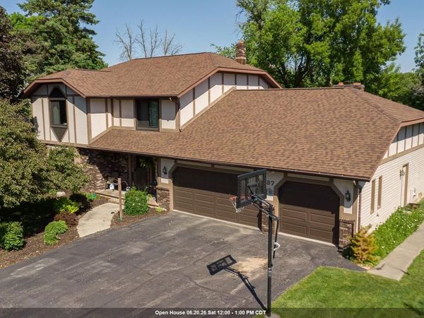 37 BUTTE DES MORTS COURT, Appleton, WI 54914