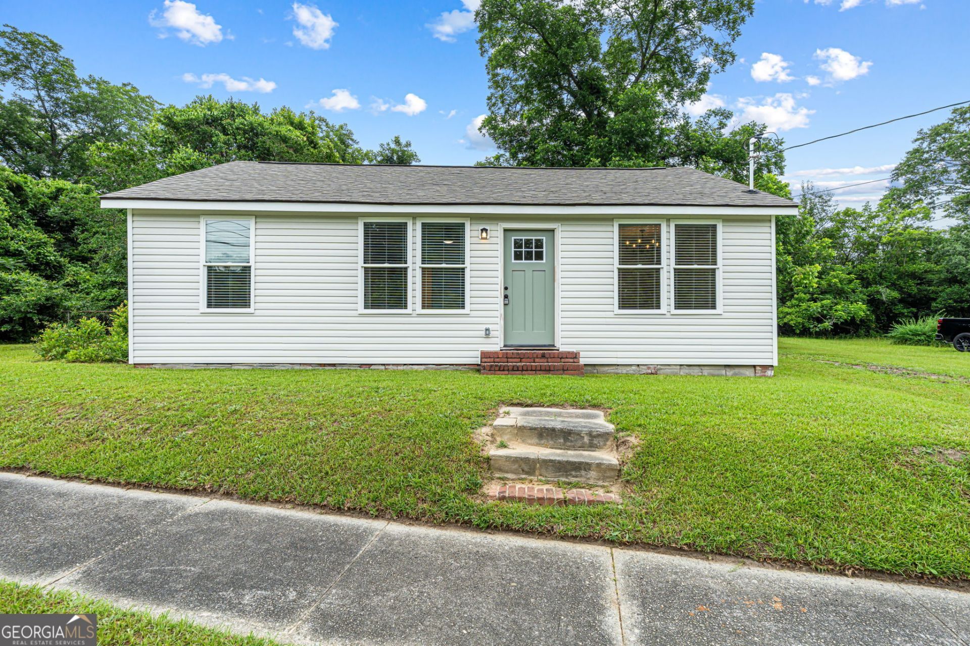 110 S 6th Street, Warner Robins, GA 31088 Main Photo