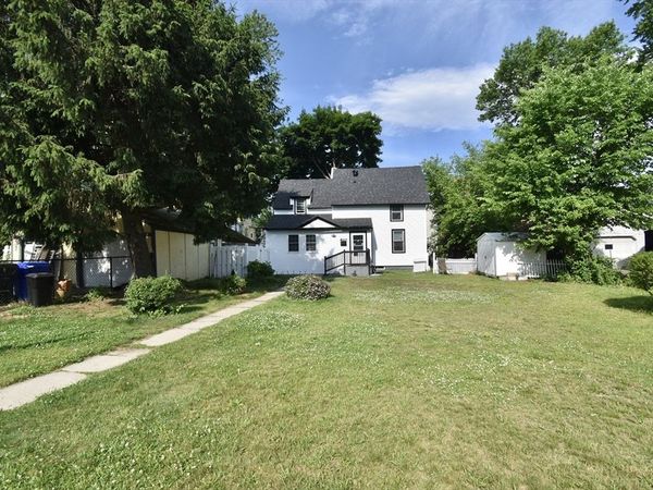 106 Suffolk St, Springfield, MA 01109