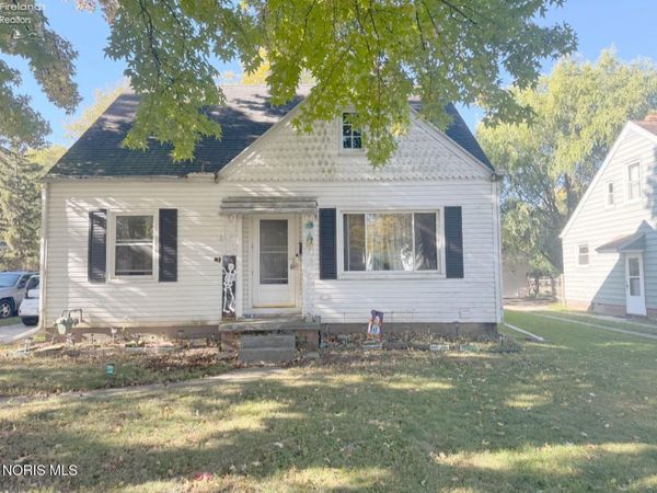 103 Birch Drive , Rossford, OH 43460
