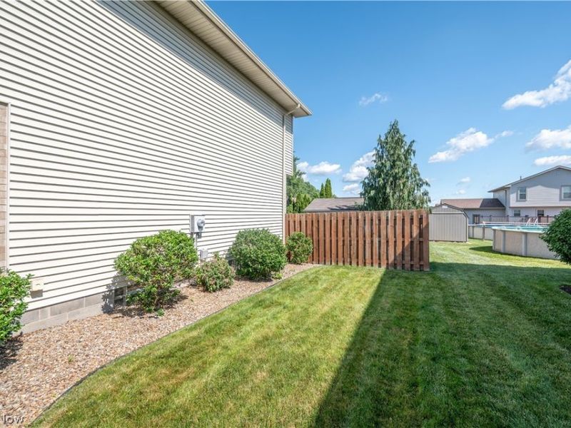 5128 Clearfield Drive , Mineral Ridge, OH 44440 Photo 4