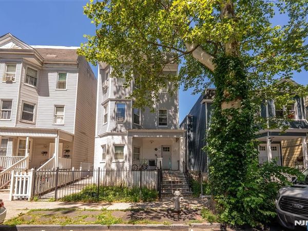 77 16th Street, EAST ORANGE, NJ 07018