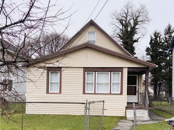 22 Vose Street , Rochester, NY 14605