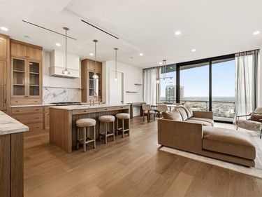 3130 N Harwood Street, Unit 1702, Dallas, TX 75201