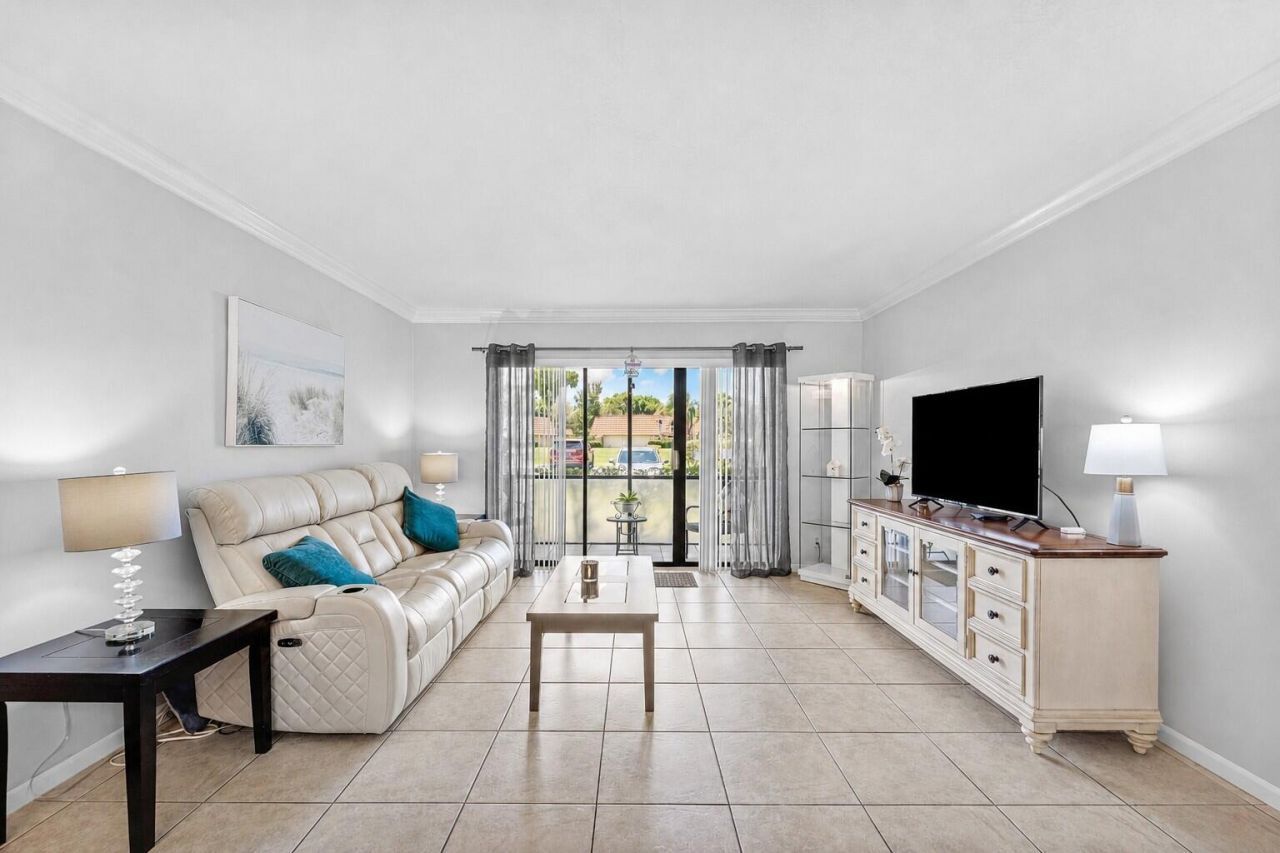 1108 Green Pine Boulevard, Unit E1, West Palm Beach, FL 33409 Photo