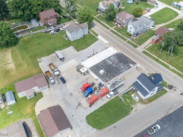 514 Trenton Avenue, Uhrichsville, OH 44683