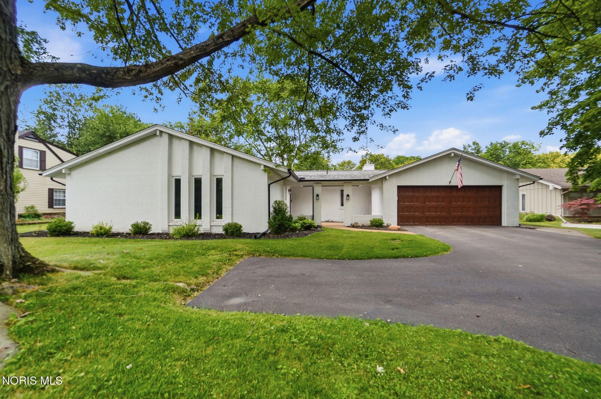 2222 Whitechapel Drive, Toledo, OH 43614 Main Photo