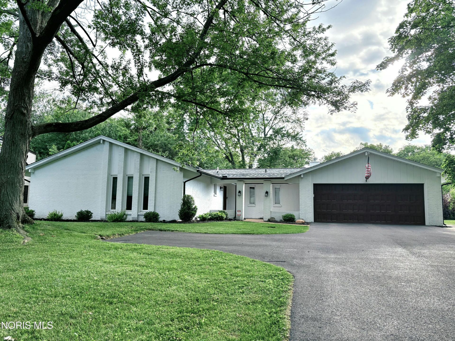 2222 Whitechapel Drive , Toledo, OH 43614 Main Photo