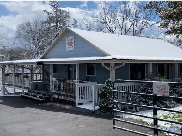 735 Pollard Road, Kodak, TN 37764