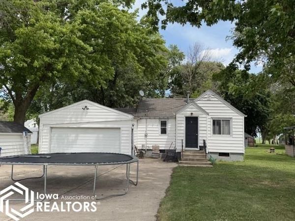471 5Th Avenue SE, Britt, IA 50423