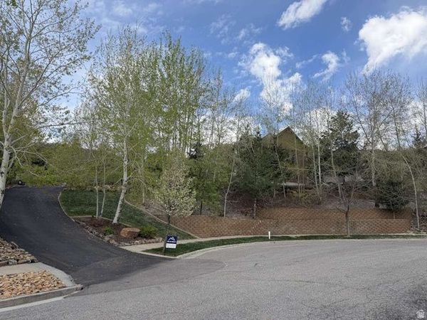 350 PINE CREST CIR , Wellsville, UT 84339