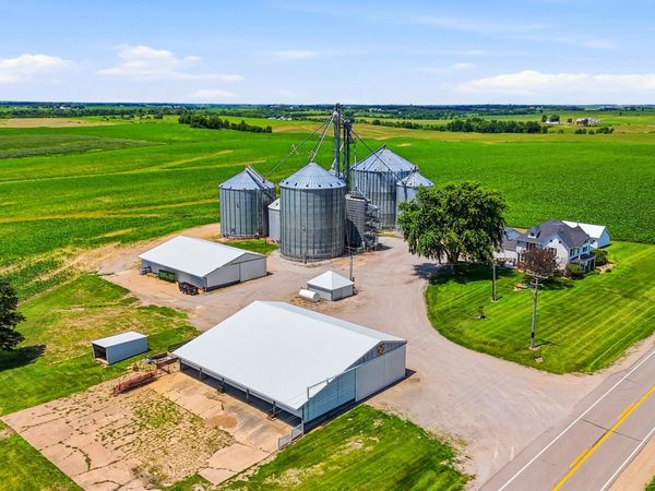 1985 ROSE AVENUE, Wilton, IA 52778
