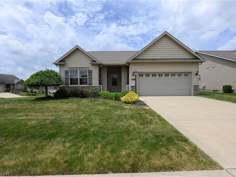 6981 Emerald Cove Avenue NW, Canal Fulton, OH 44614 Photo 1