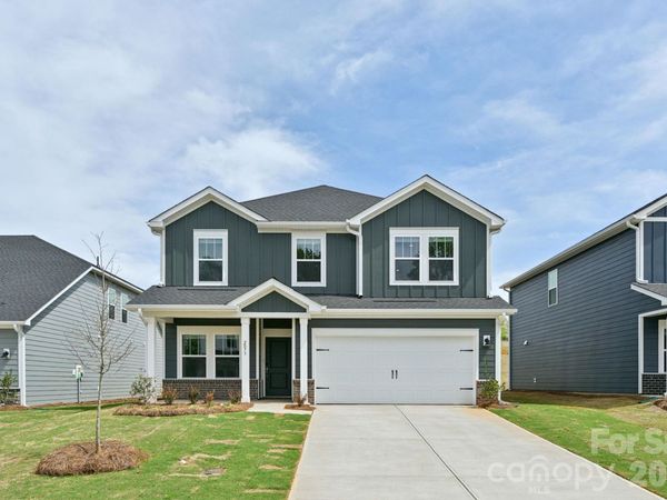 2052 Sunflower Circle , Newton, NC 28658