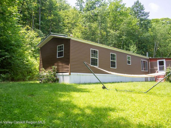 424 Old Macedonia Road, Austerlitz, NY 12017