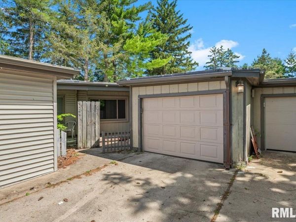 6600 S 6TH Street, Springfield, IL 62712