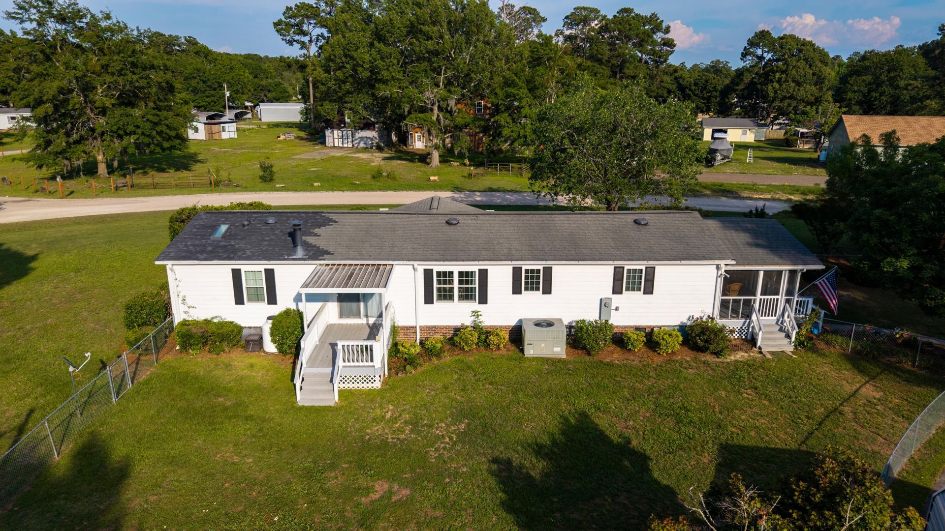 1294 Landing Road Photo 31