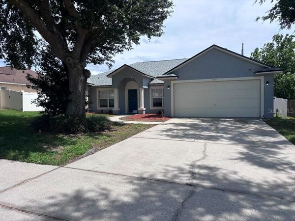 1004 CHATEAU CIRCLE , MINNEOLA, FL 34715