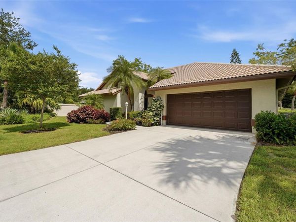 215 CARRIAGE HOUSE LANE , Unit 215, NOKOMIS, FL 34275