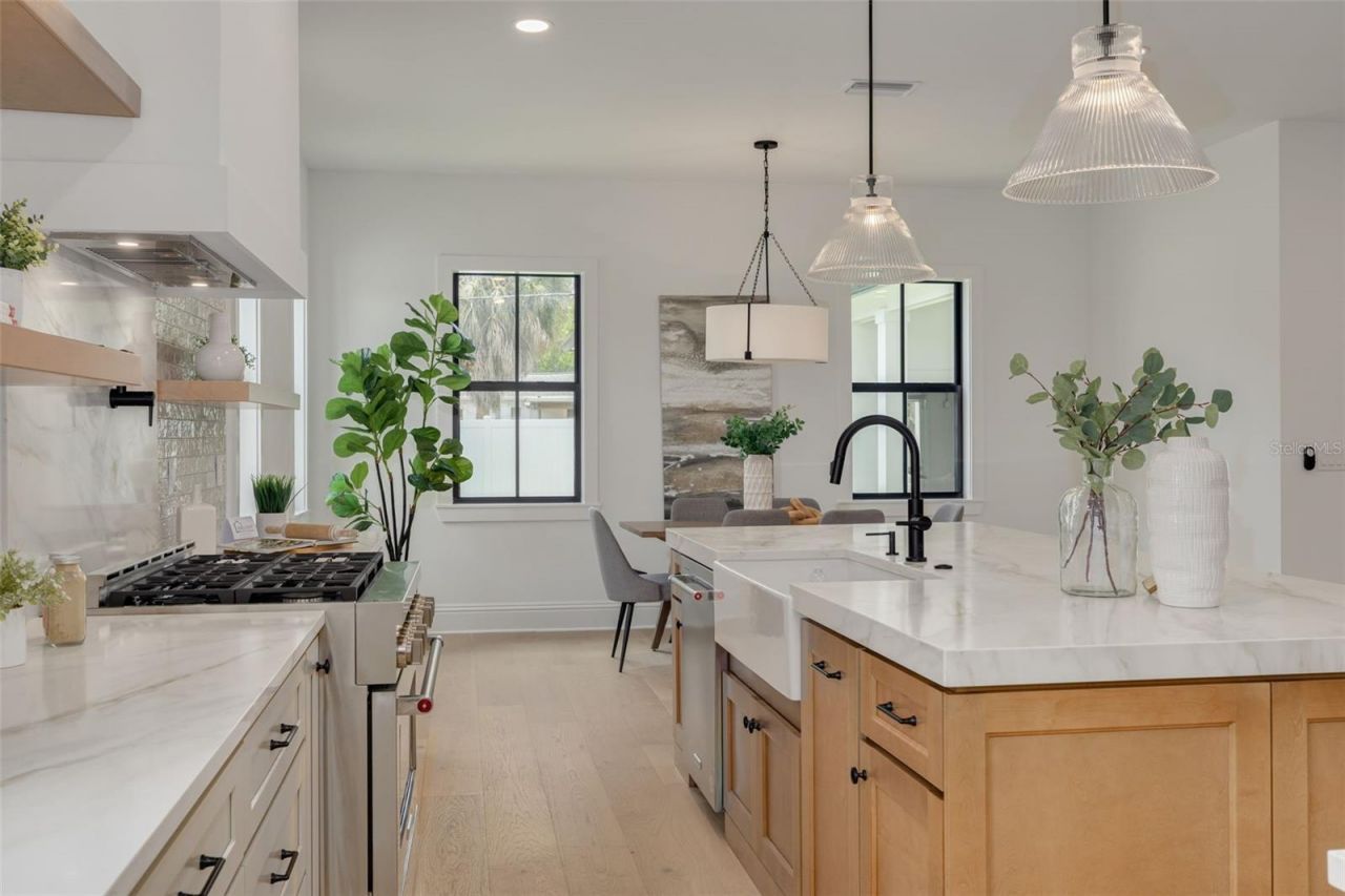 520 48th Avenue N, Saint Petersburg, FL 33703 Photo