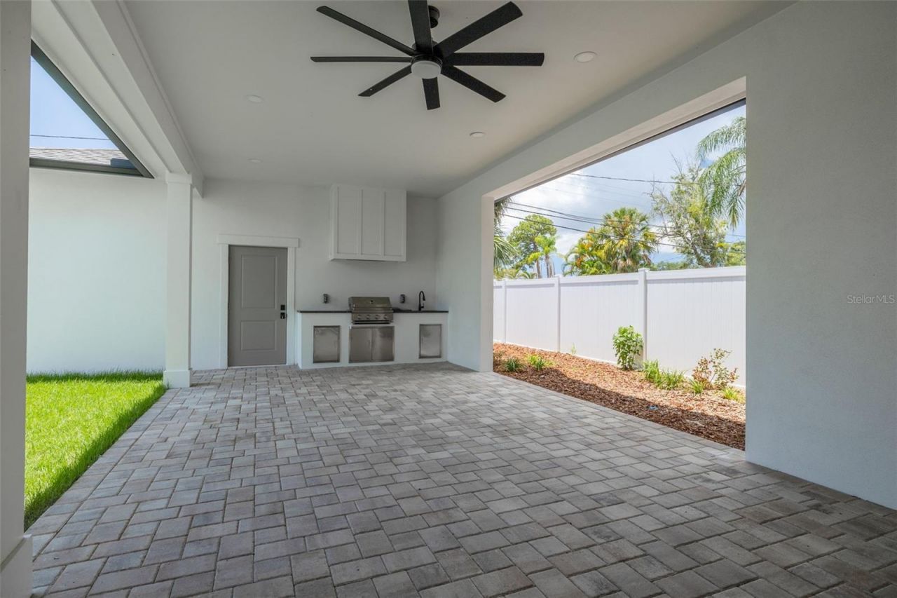 520 48th Avenue N, Saint Petersburg, FL 33703 Photo