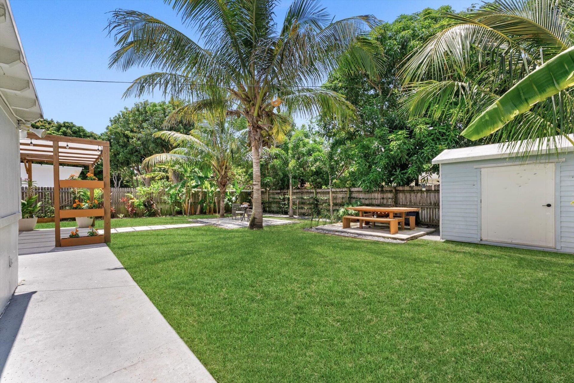 350 Forest Hill Boulevard, West Palm Beach, FL 33405 Photo