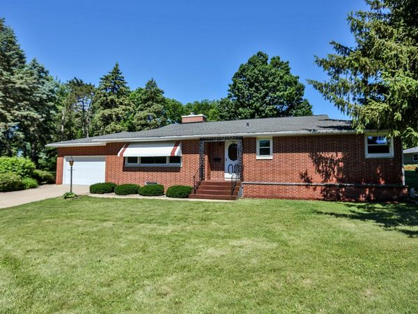 2511 Sunny Ridge Court, Monroe, WI 53566