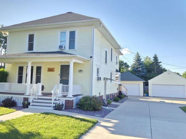 1401 Oakland Avenue, Janesville, WI 53545