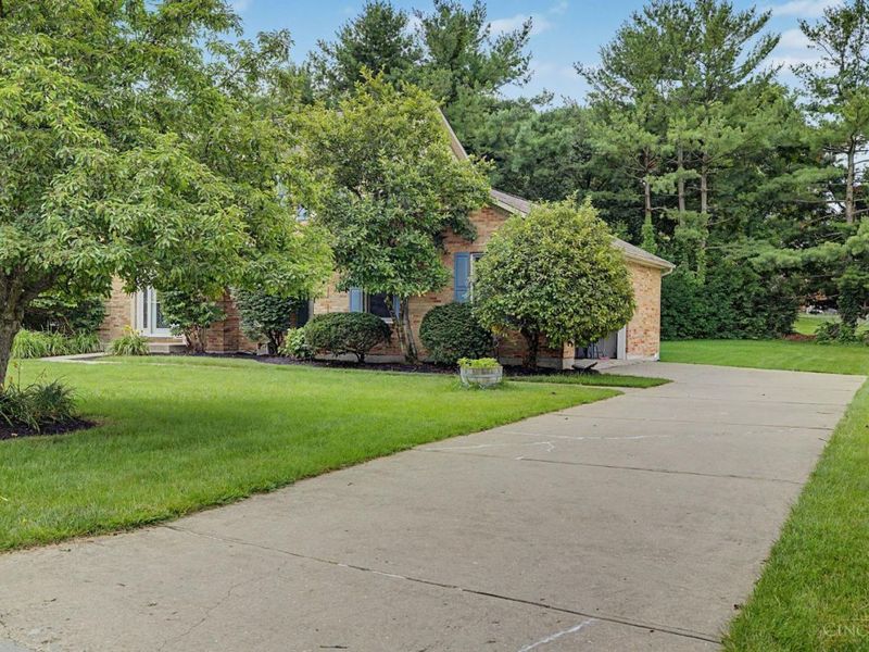 8085 Quail Meadow Lane, West Chester, OH 45069 Photo 8