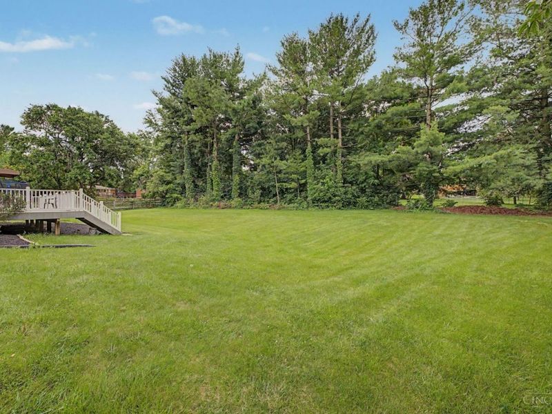 8085 Quail Meadow Lane, West Chester, OH 45069 Photo 9