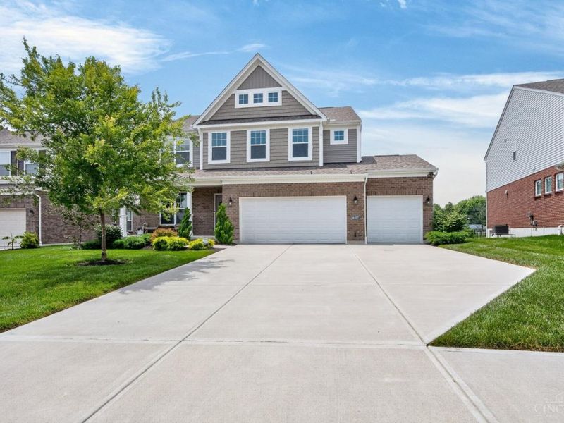 9407 Sunstone Drive, West Chester, OH 45241 Photo 2