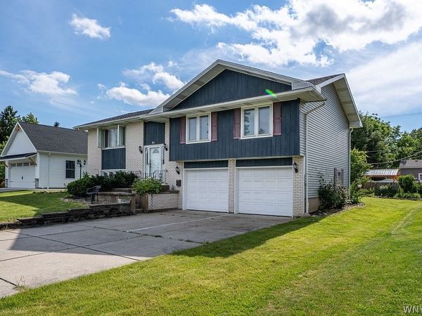 93 Harding Road, Williamsville, NY 14221