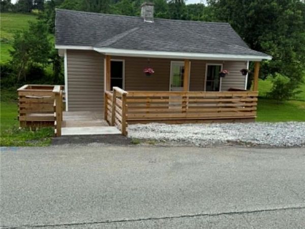 89 OLD 51 ROAD, Perryopolis, PA 15473
