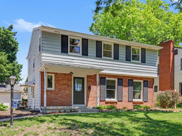1653 Ridgeview Street SE, Grand Rapids, MI 49506