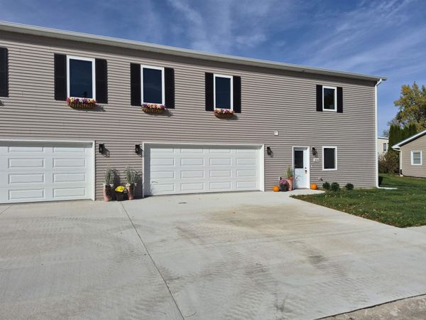 204 NW 3rd Street, Waukon, IA 52172