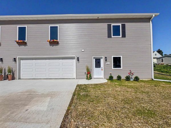 204 NW 3rd Street, Waukon, IA 52172